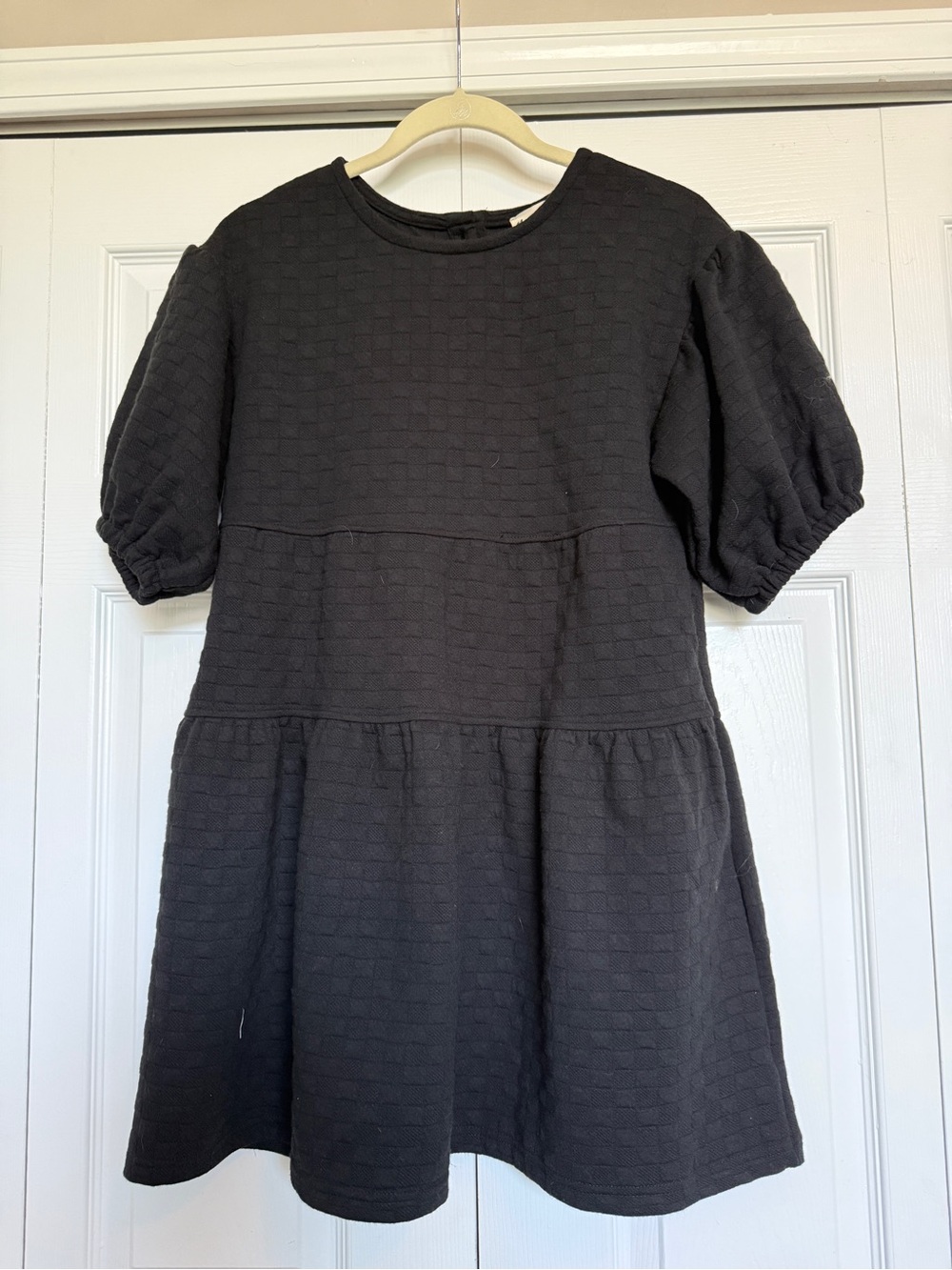 Black Puff-Sleeve Tiered Casual Dress
